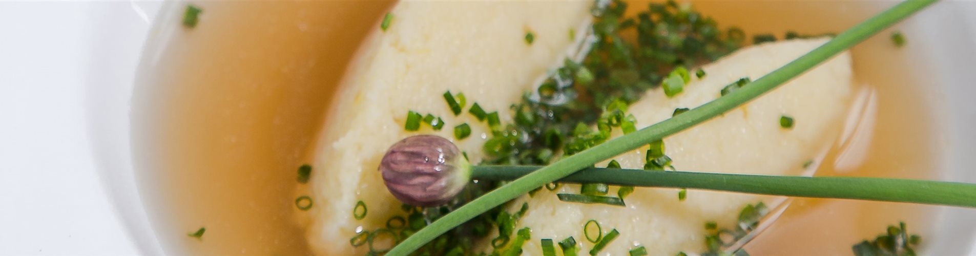 Grießnockerl mit Schnittlauch