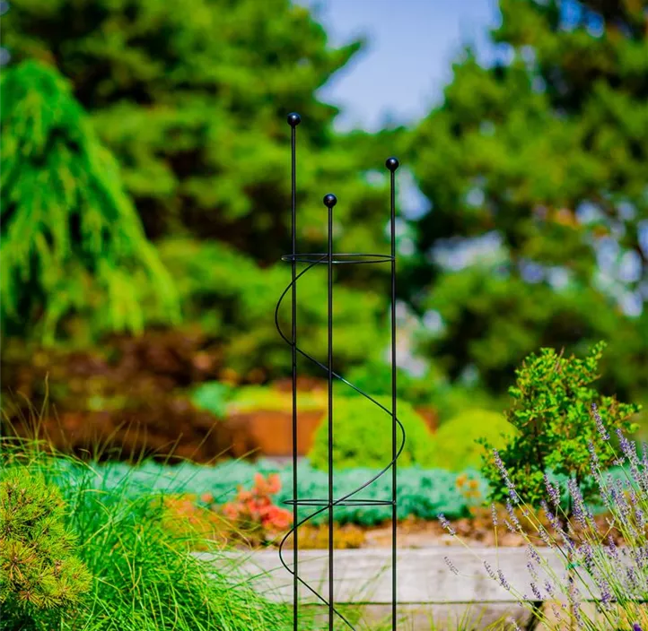Obelisk mit Spirale Loira