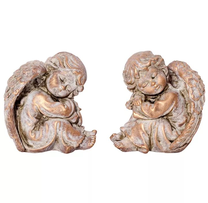 Engel sitzend seitlich