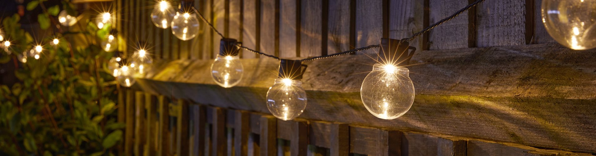 1006011 - GloBulb String Lights - Set of 20 - night insitu 1006011 - GloBulb String Lights - Set of 20 - night insitu