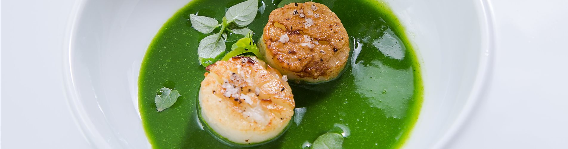 Basilikum-Spinatsuppe