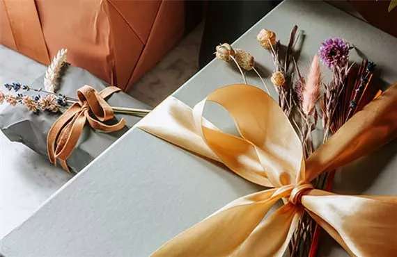 Services Geschenkverpackung zugeschnitten