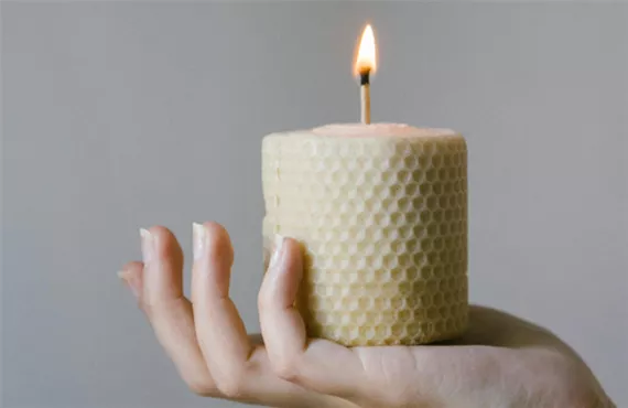 nachhaltige kerzen bienenwachs rapswachs