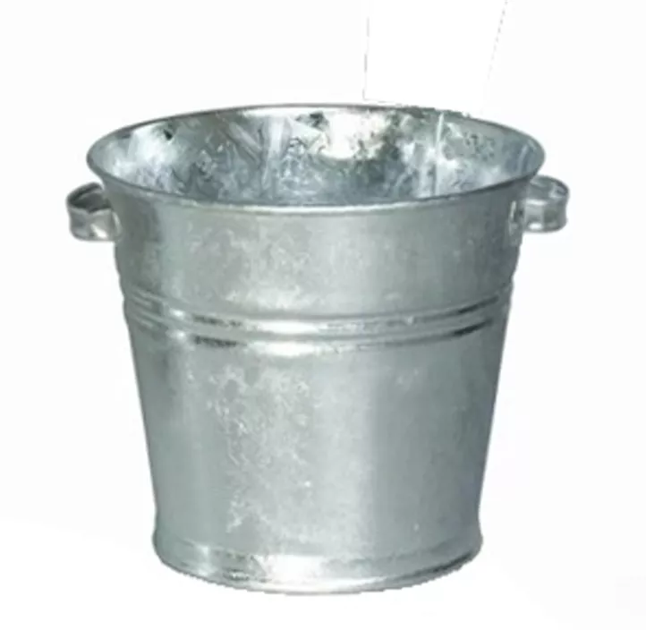 Eimer mit Blechgriff