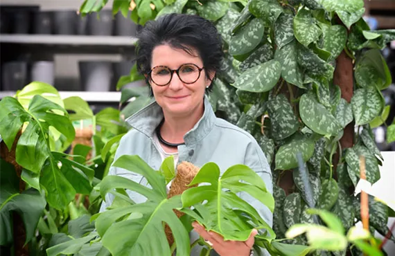 Bettina lächelt in die Kamera