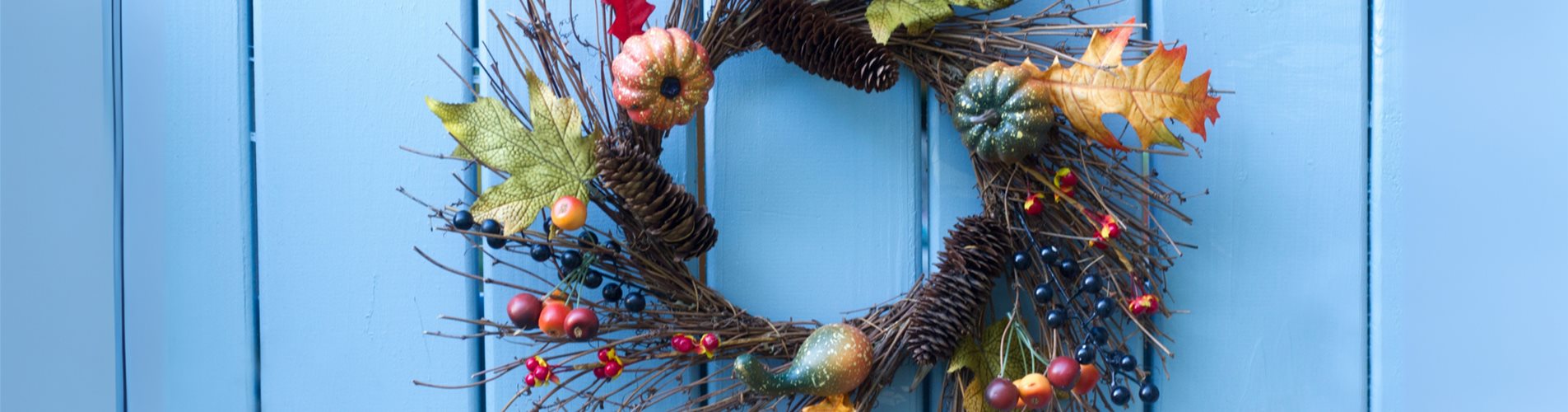 DIY Herbstkranz blaue Tür Header