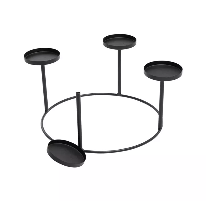 Adventskranz aus Metall für vier Kerzen