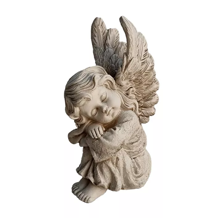 Engel sitzend in Flügel