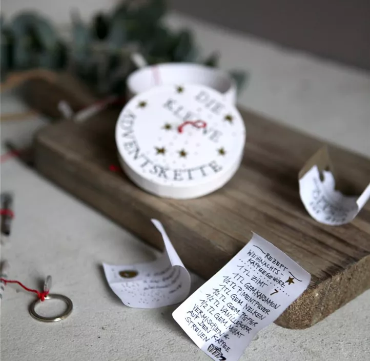 Adventskalenderkette in der Dose