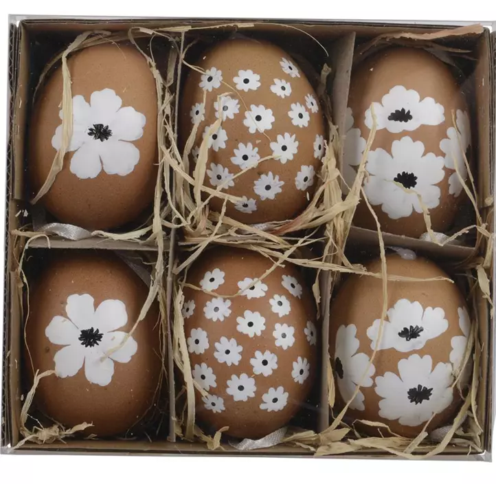 Ei mit Blumenmotiv