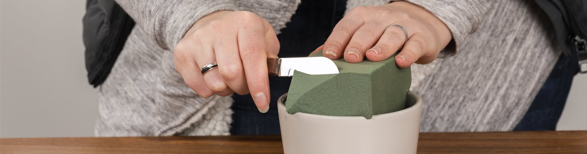 Steckschaum beschneiden